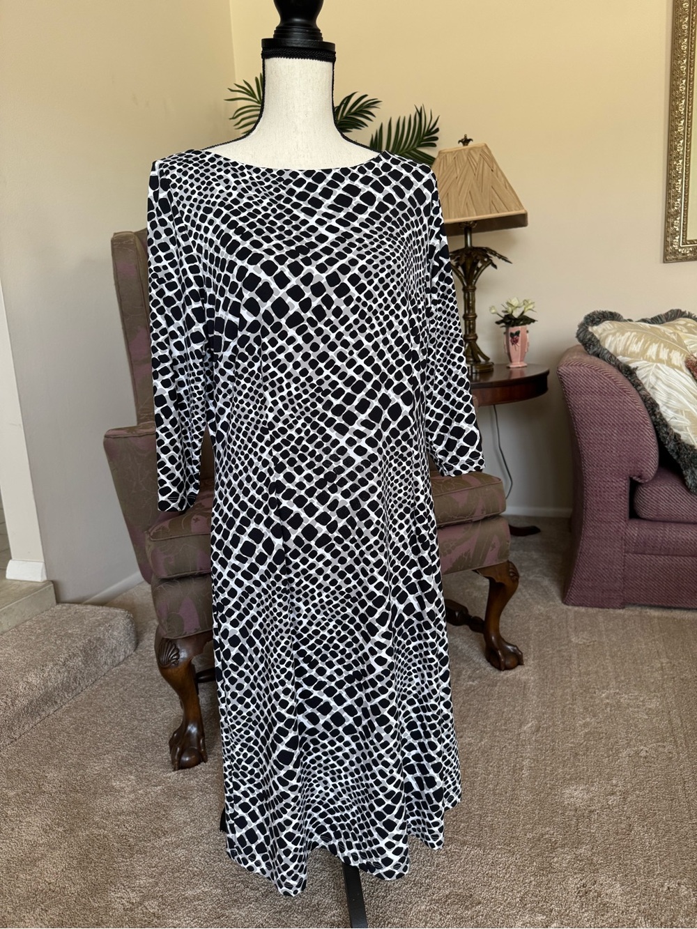 J. McLaughlin Black and White Geometric-Print Long Sleeve Dress